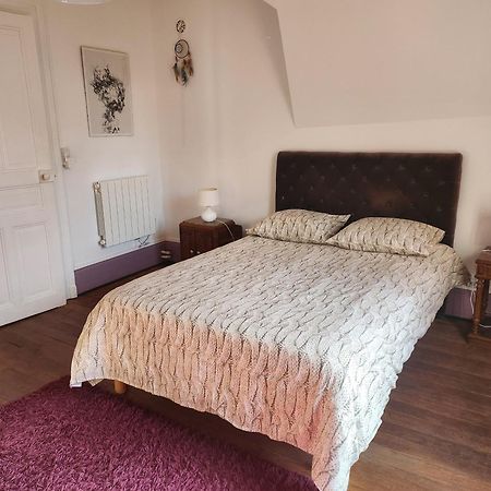 Appartement Atypique - 2 Chambres - Rue Calme Dans Centre Ville Sedan Eksteriør billede