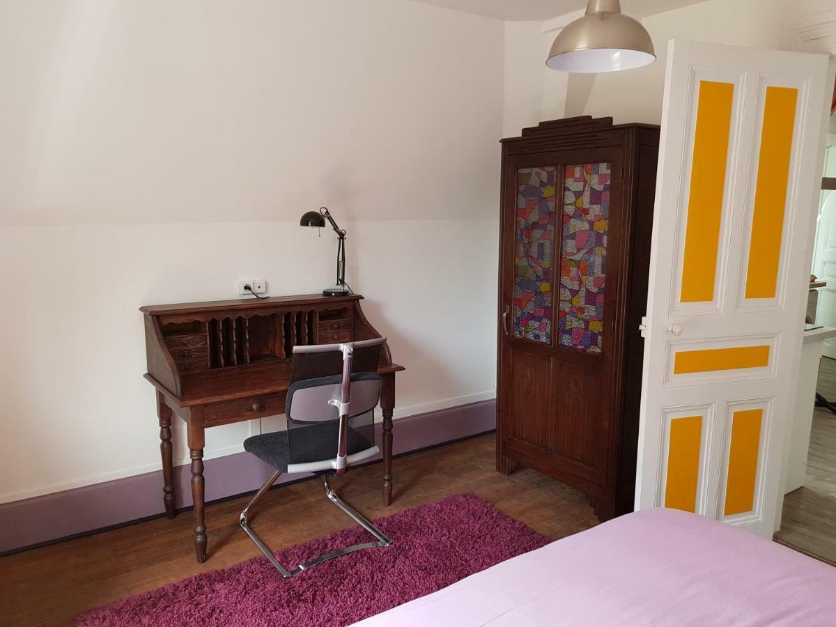 Appartement Atypique - 2 Chambres - Rue Calme Dans Centre Ville Sedan Eksteriør billede