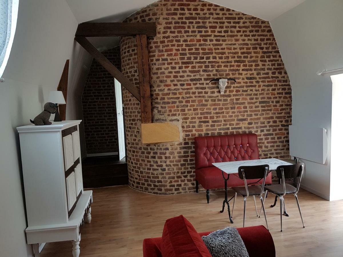 Appartement Atypique - 2 Chambres - Rue Calme Dans Centre Ville Sedan Eksteriør billede